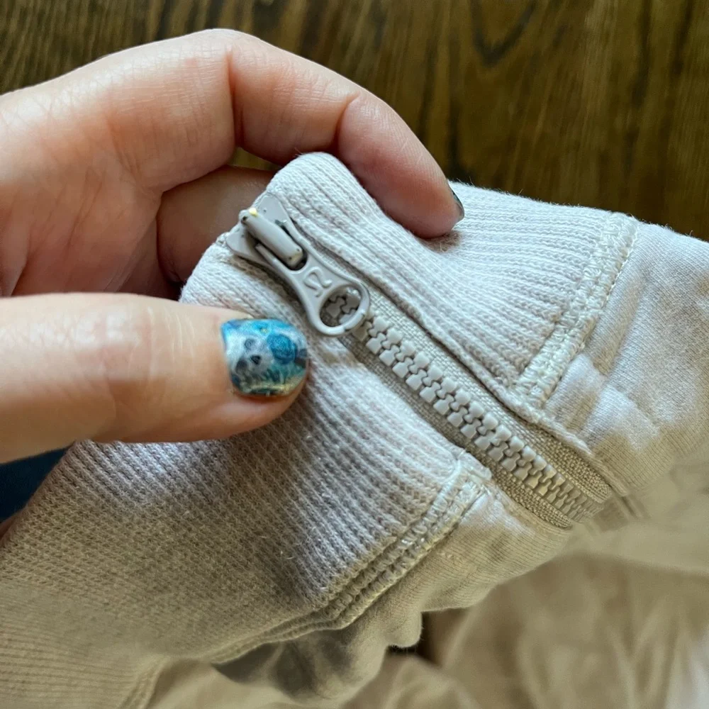 Lululemon Rejuvenate Sweat Pant size 10 in Dune zip pockets
